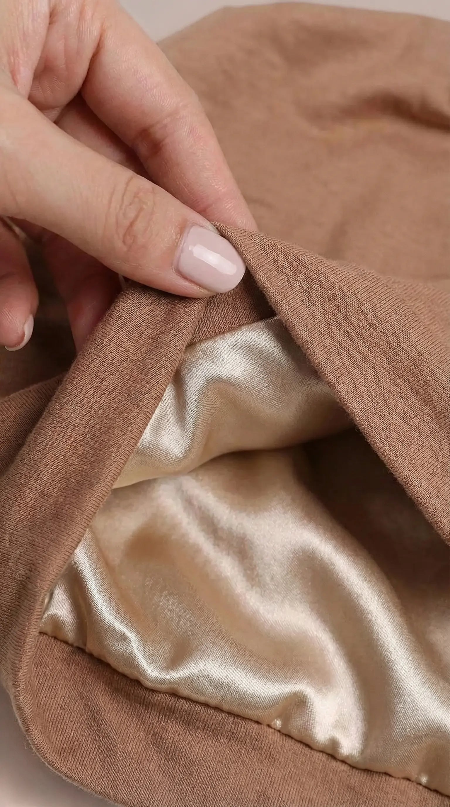 STAYPUT™ Satin-Lined Undercap