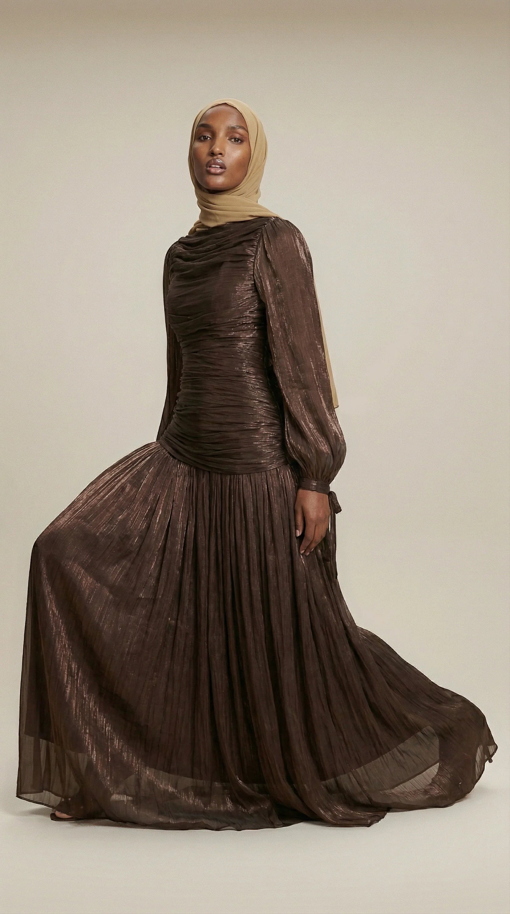 GALA-LUXE™ Ruched Lace-Back Abaya